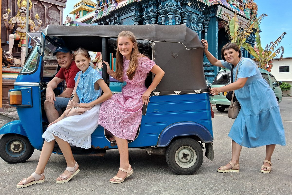 Tuk Tuk Travel in Jodhpur: A Fun and Local Way to Explore the Blue City